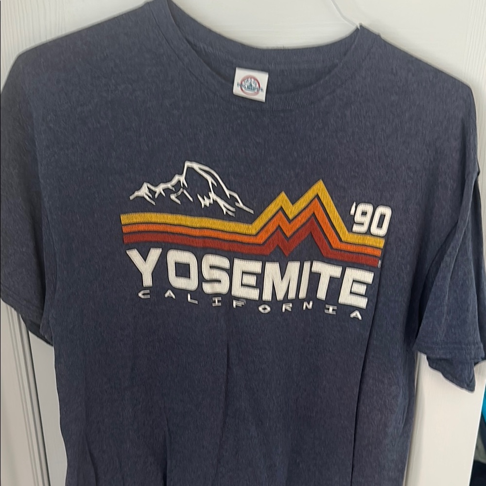 Rétro Yosemite Graphic T-Shirt (L)